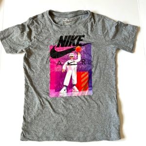 Nike grey T-shirt for boys size medium